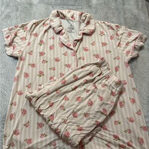 Caden Lane Women’s Flare Pajama Set